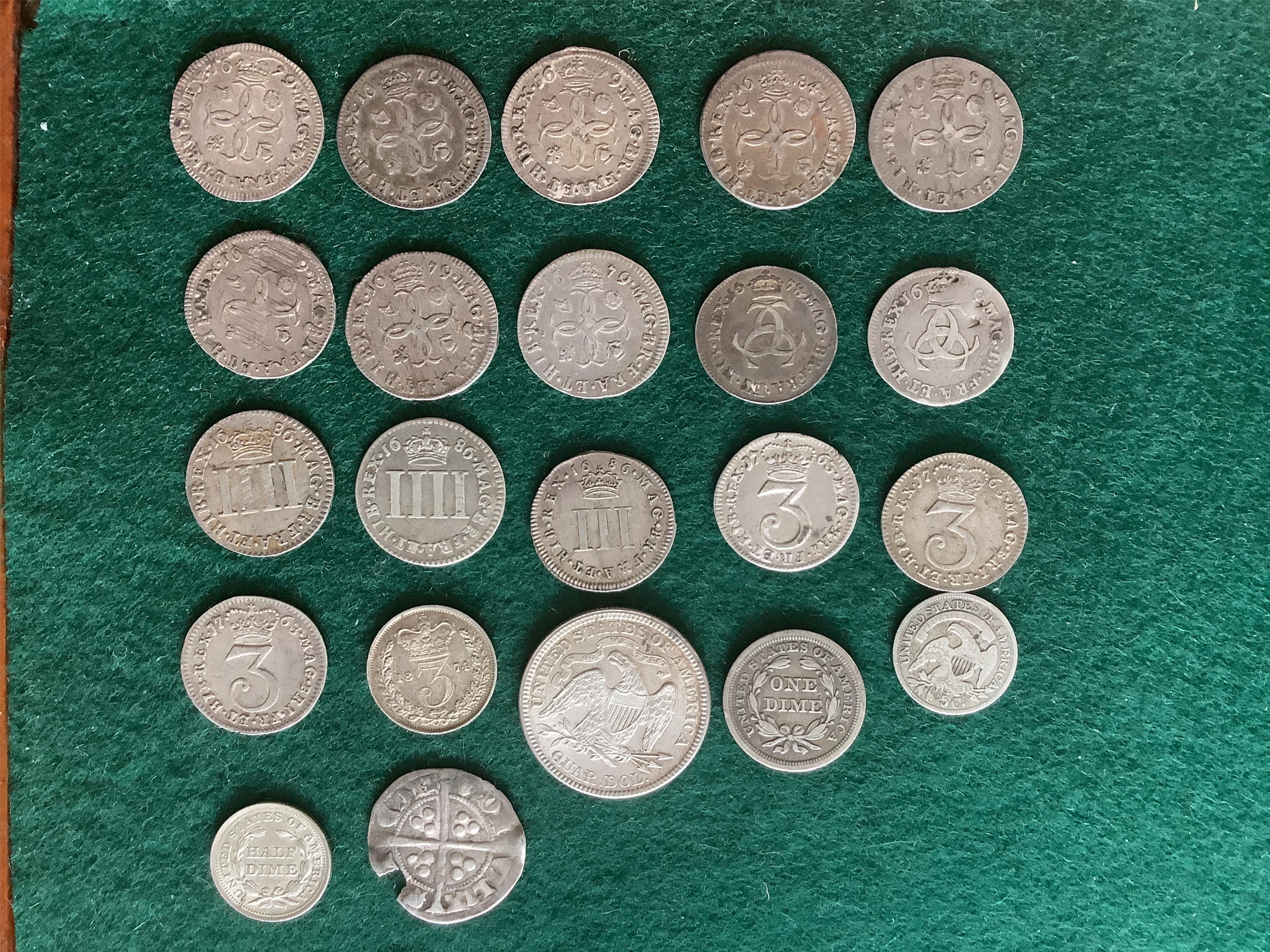 British silver coins, Charles II, 8 fourpence coins, 1679, 1680, 1684, fine or better, 2 threepence coins, 1678/9, James II (1685-88), 2 fourpence coins, 1686, fine or better, threepence, 1686, haymarking, otherwise abou